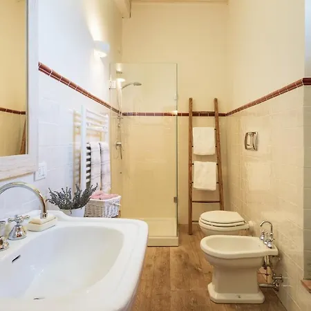 Ca Maggiore 10&2, Emma